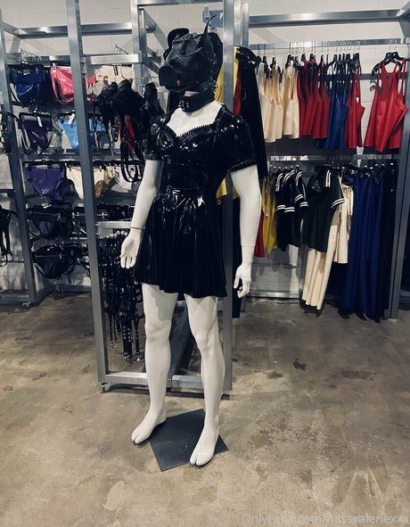 missvaleriexxx top model pics