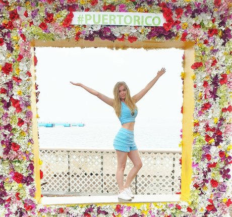 Purrluna naked model pics