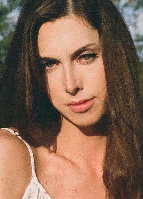 Cameron Blake model xxx photo