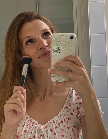 lovvejane perfect actress pics