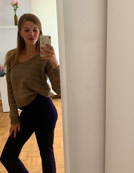 lovvejane star gallery