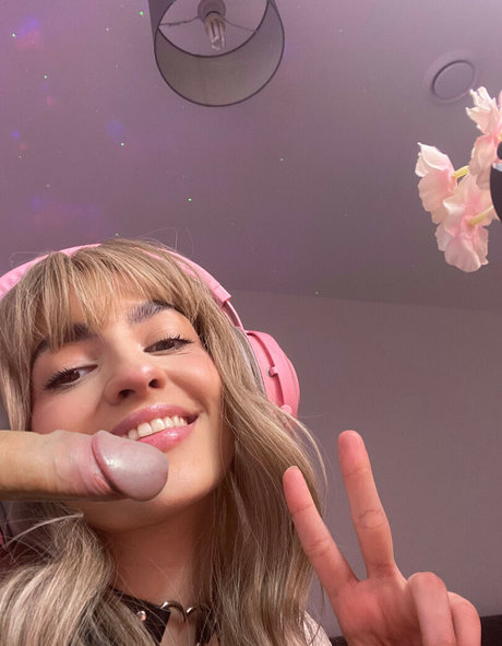 Miaxmon xxx model gallery