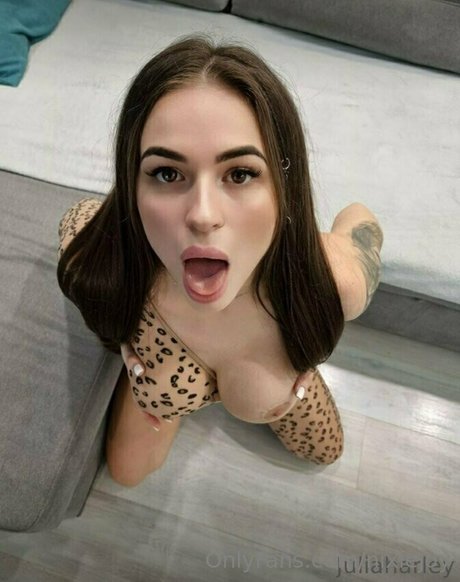 nixiejoy nude model photo