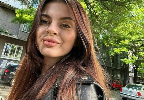 kira kirraa pornstar perfect pic