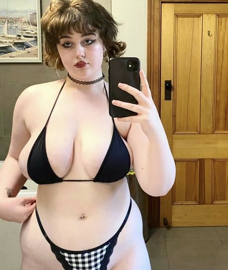 milabloomoo pornstar nudes image