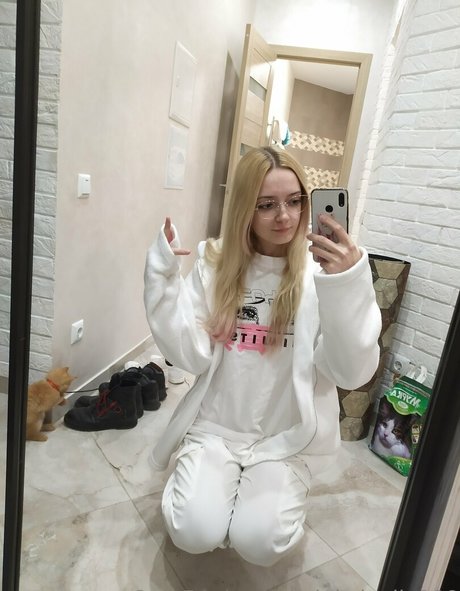 blonde cum onlyfans pornographic pictures