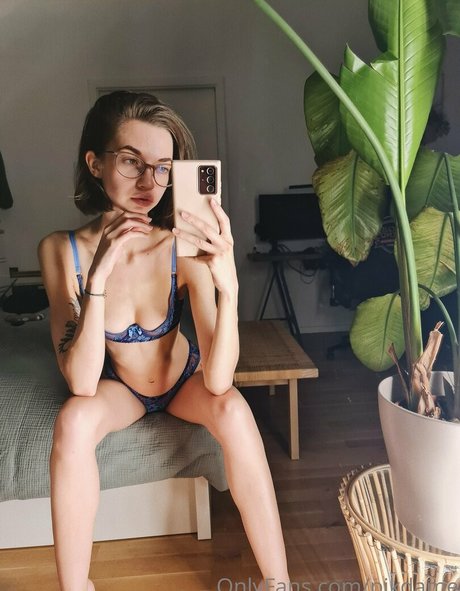 Pikdame nude star gallery