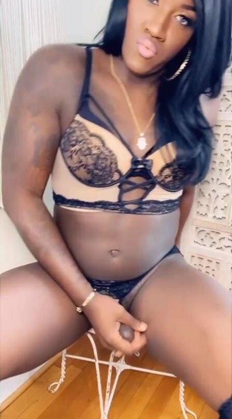 transsohot nice model pic