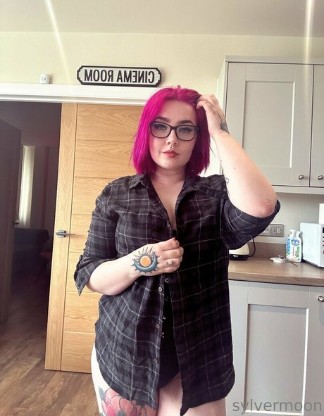 sylvermoon pretty model picture