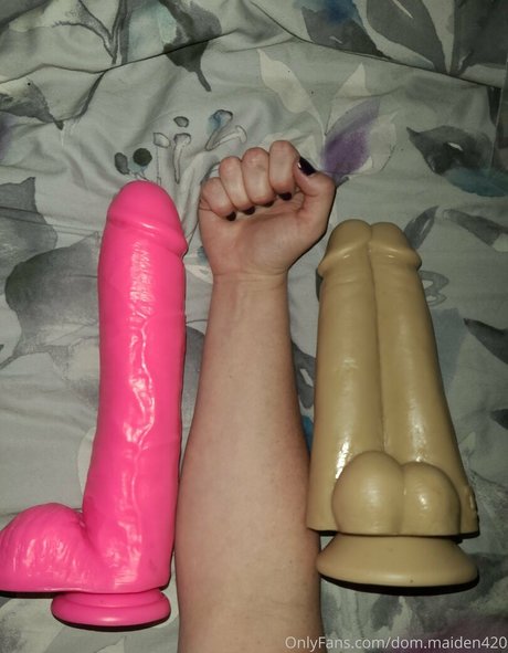 dom maiden420 model perfect photo