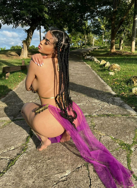 sheismichaela adult model archive