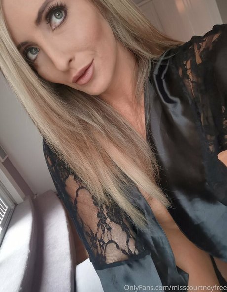 misscourtneyfree star xxx picture