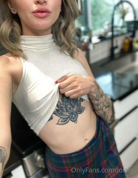 Lola Fae star erotic pictures