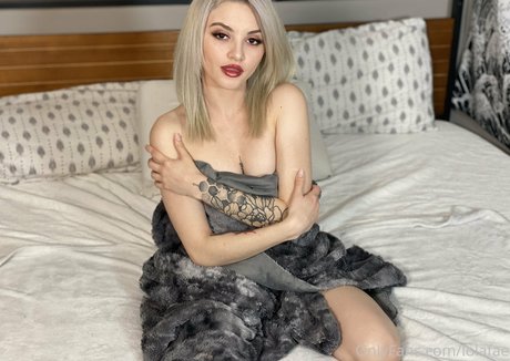 Lola Fae sexy star photo