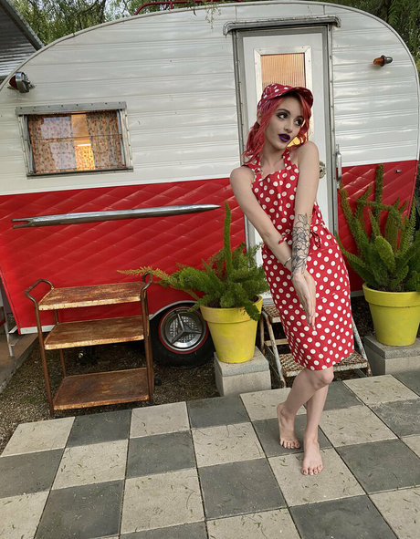 undressing onlyfans beautiful naked gallery