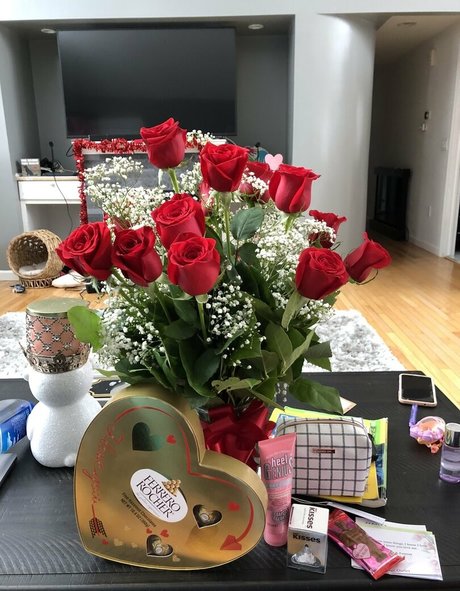 laughinglatina free model img