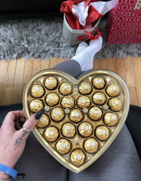 laughinglatina nice model photo