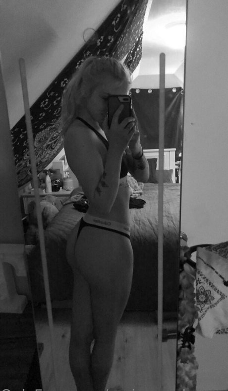 Springapplewood pornographic actress photo