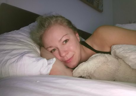 ukcutegirl model adult img