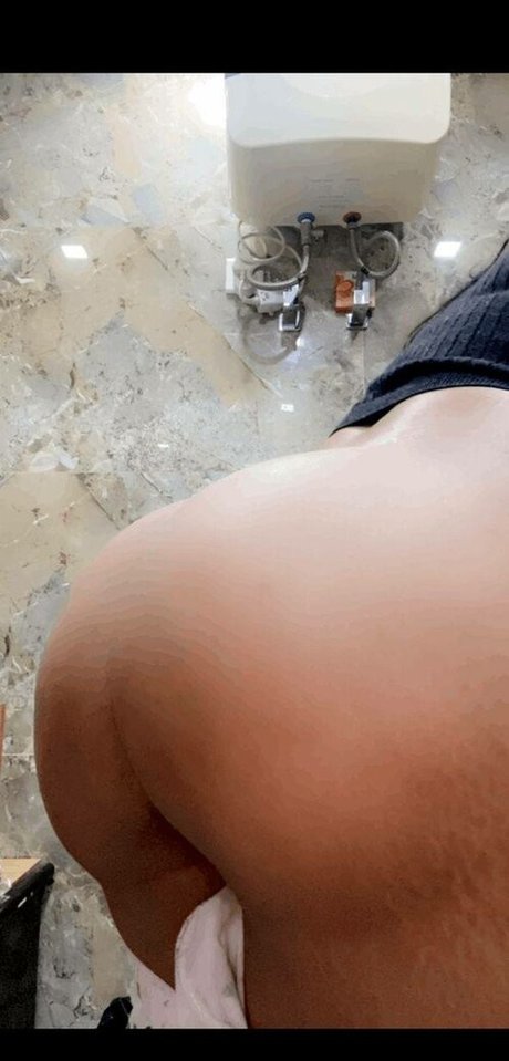 Yajna Seni naked star pic