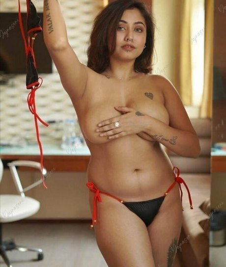 Yajna Seni pretty actress img