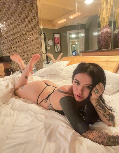 lolaslands model hd image