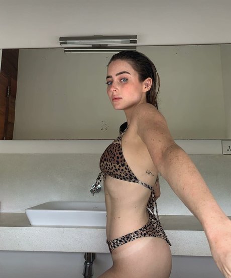 Effy Palarya pretty star pics