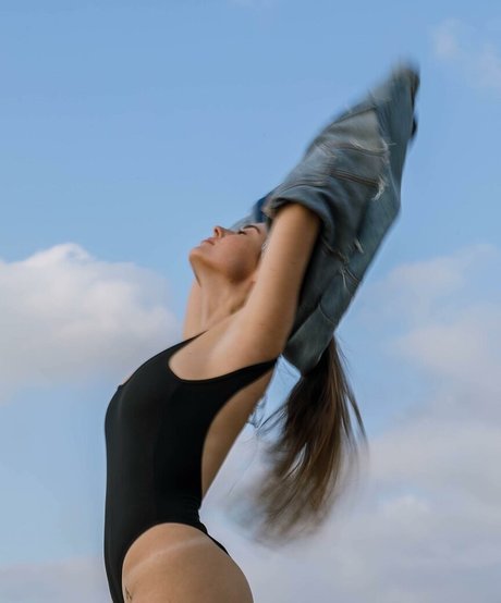 Effy Palarya hot actress pictures