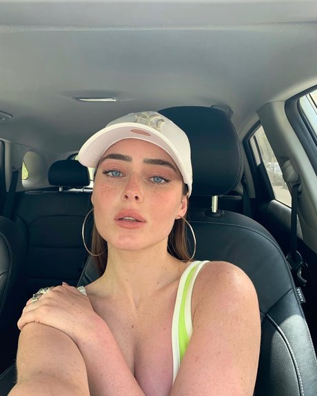 Effy Palarya model image