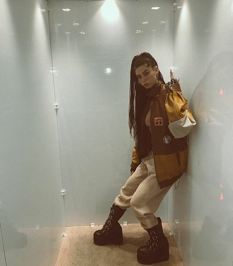 Liya Noga star pornographic gallery