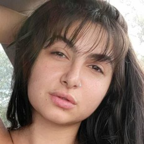 bl00m00n adult model archive