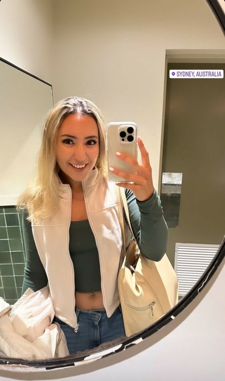 Selina Amini best model pictures