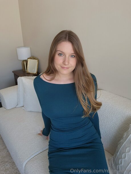 reign rellic model adult picture