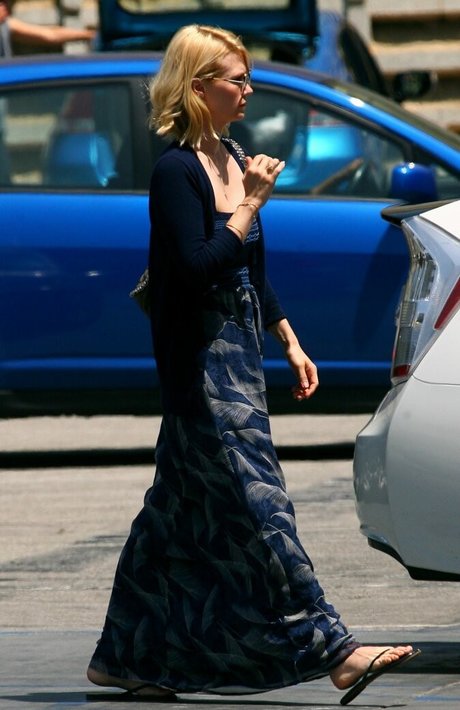 January Jones pornstar pretty pic