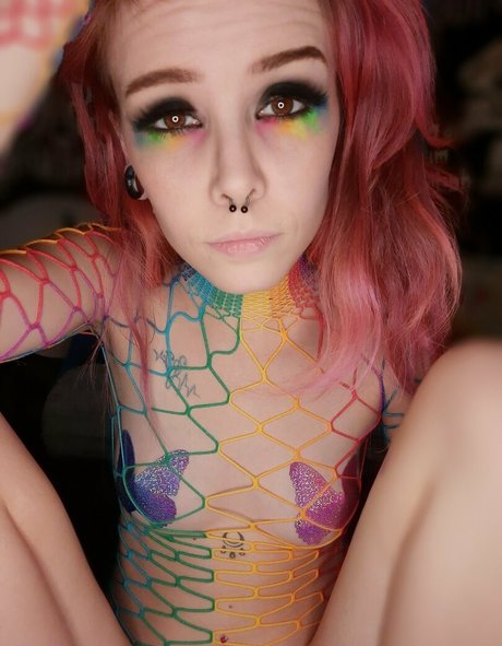 modernmorticia nude model picture