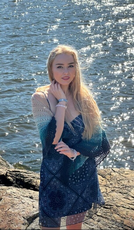 Idapod beautiful model picture