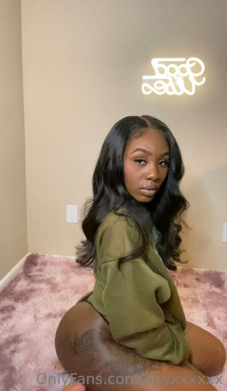 onyxxxxxx perfect model photo