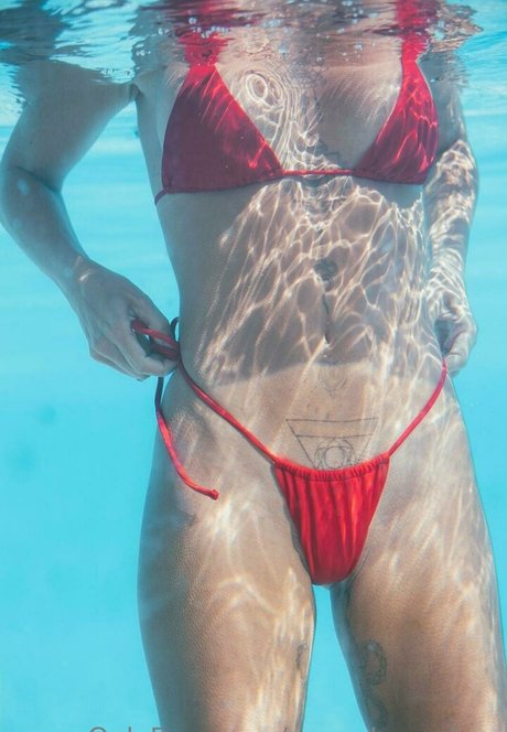 roxysdreamfree high quality model image