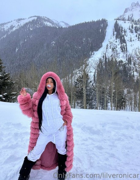 Lilveronicar pornstar sexy picture