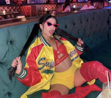 Lilveronicar model nude archive