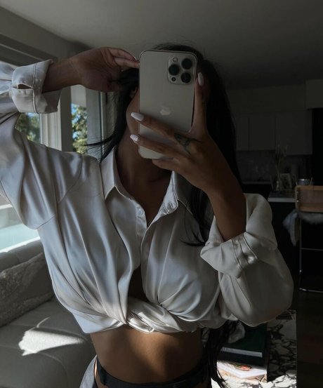 gold gypsy model best photos