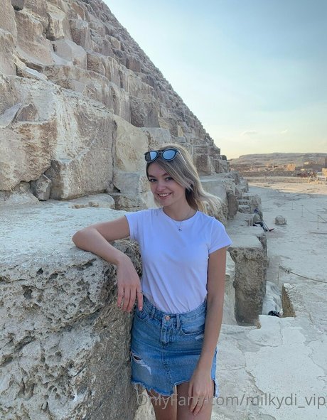 milkydi vip model beautiful image