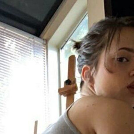 Negrita Blanca hd model image