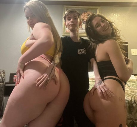 Long Neck model nice photo