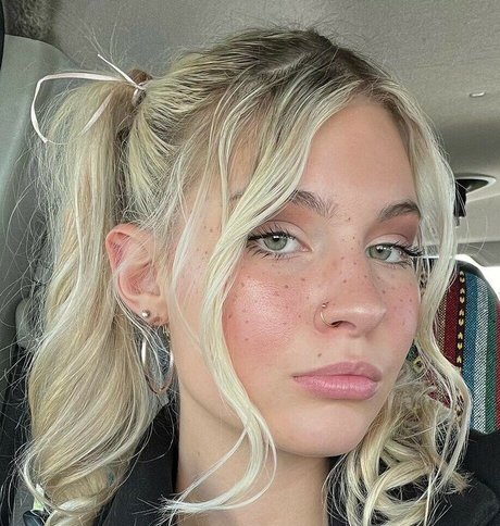 Annie Angel star erotic image