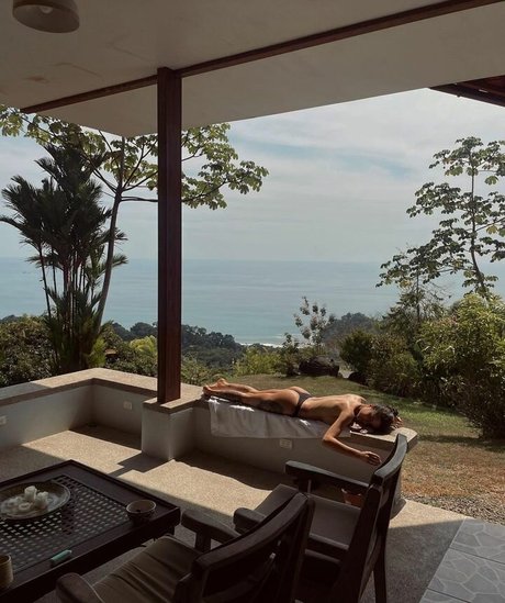 janadeoliveira_ model naked img