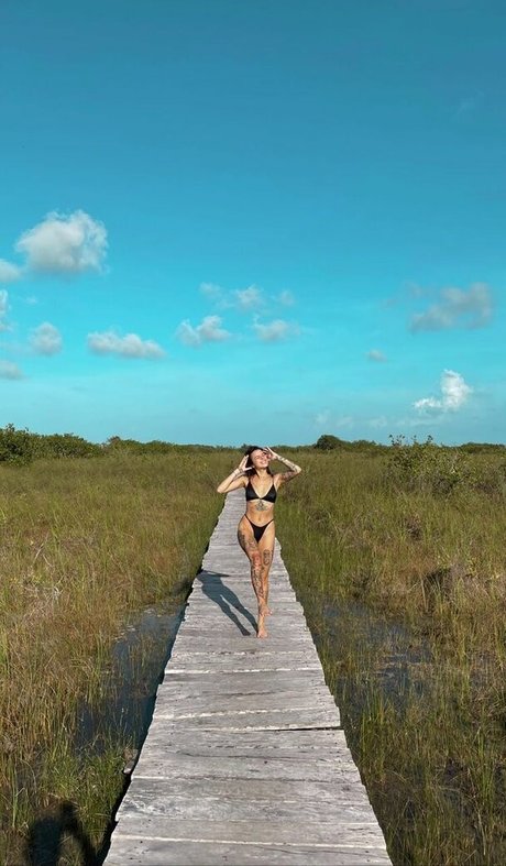 janadeoliveira_ nice actress photos