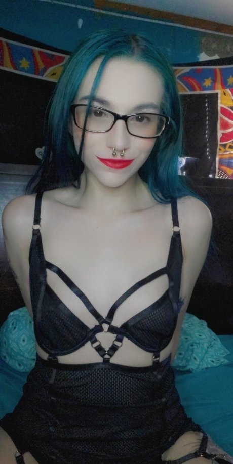 Satanic sweetheart star free pics