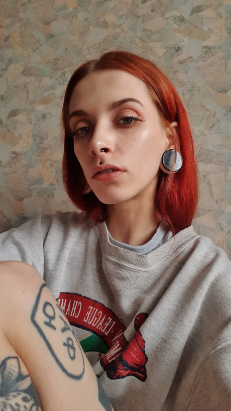 _tattoed skinny_ exclusive model pics