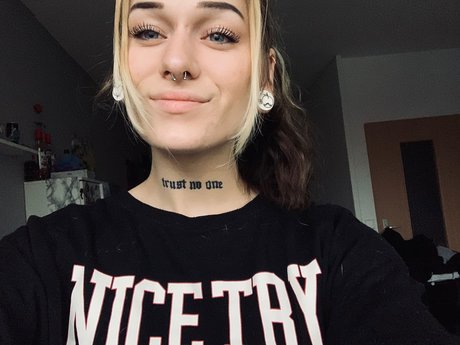 Saskia Roth actress galleries